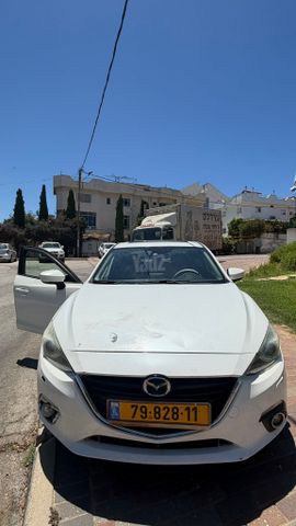 מודעת רכב מאזדה 3