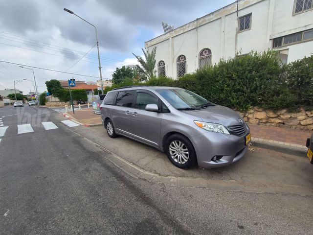 טויוטה סיינה