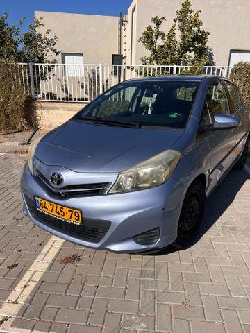 טויוטה יאריס