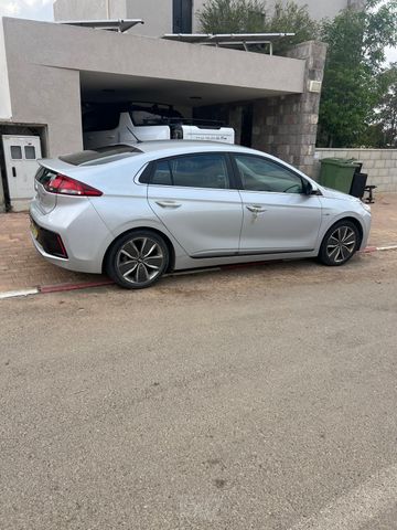 יונדאי איוניק