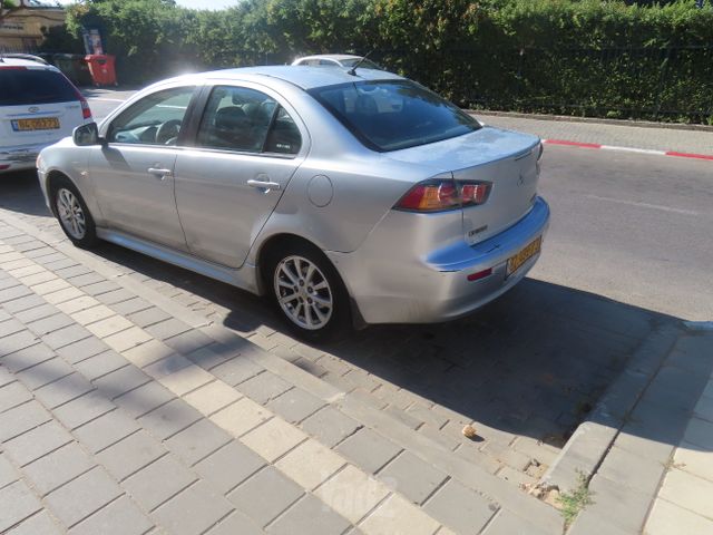 מיצובישי לנסר