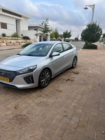 יונדאי איוניק