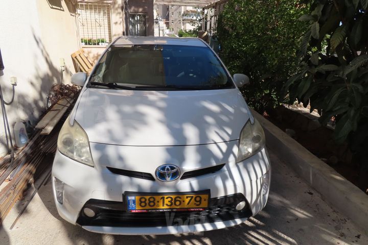 מודעת רכב טויוטה פריוס