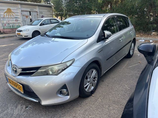 מודעת רכב טויוטה אוריס