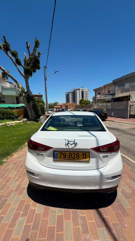 מאזדה 3