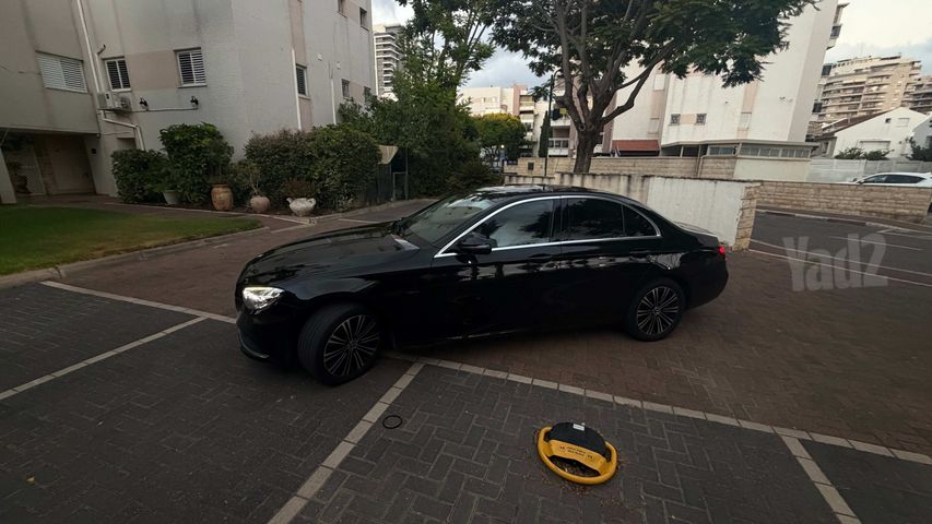 מודעת רכב מרצדס-בנץ E-class
