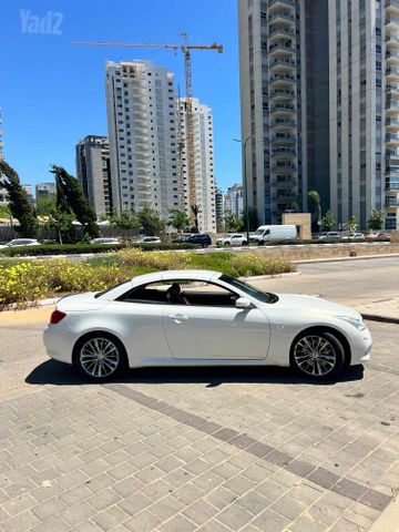 אינפיניטי G37