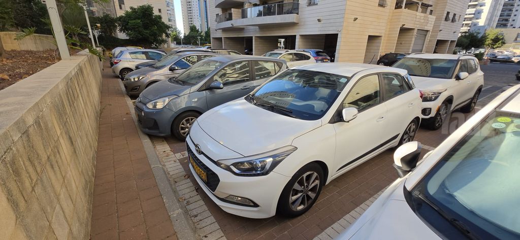 יונדאי i20