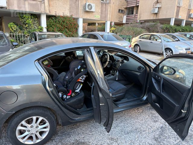 מאזדה 3