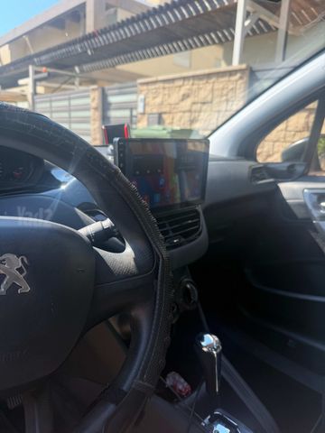 פיג'ו 208