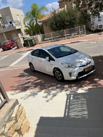מודעת רכב טויוטה פריוס