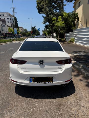 מאזדה 3