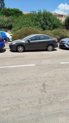 מודעת רכב מאזדה 3