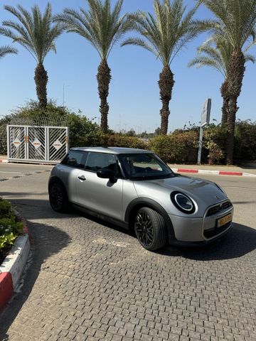 קופר Favorite Cooper S אוט׳ 2.0 (204 כ״ס)