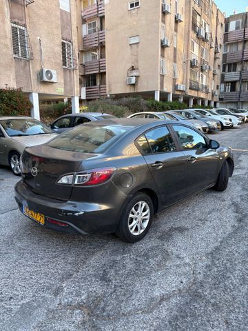 מאזדה 3