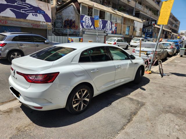 רנו מגאן