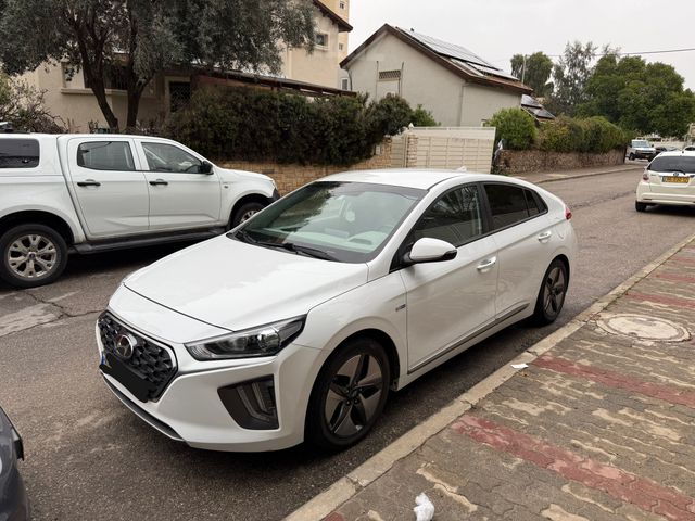 מודעת רכב יונדאי איוניק