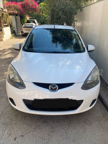 מודעת רכב מאזדה 2