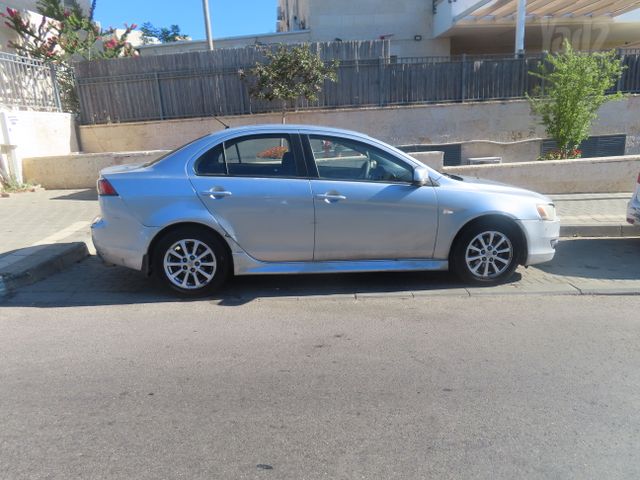 מיצובישי לנסר
