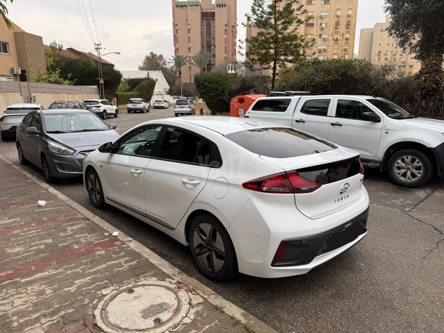 יונדאי איוניק