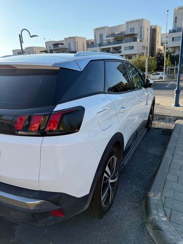 פיג'ו 3008