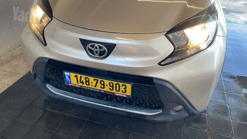 טויוטה אייגו X