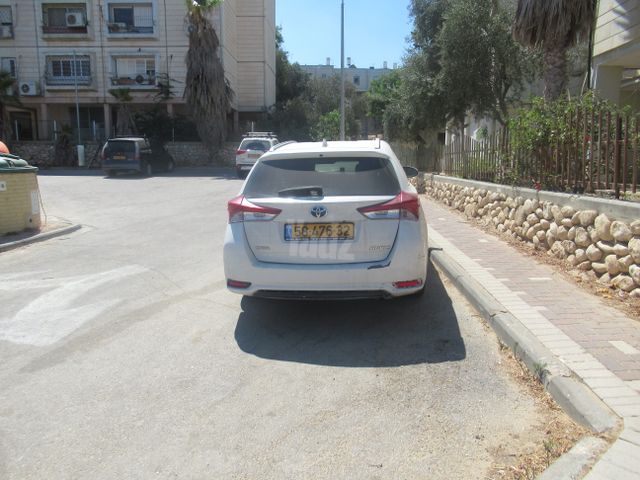 מודעת רכב טויוטה אוריס