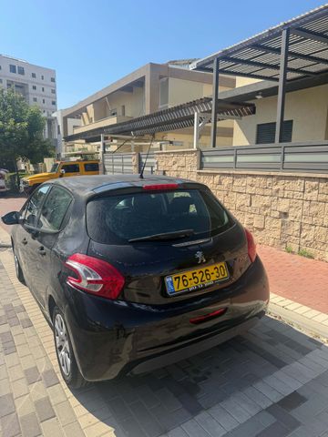 פיג'ו 208