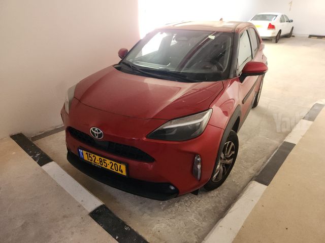 טויוטה יאריס קרוס