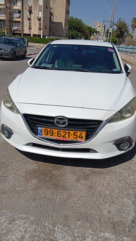 מודעת רכב מאזדה 3