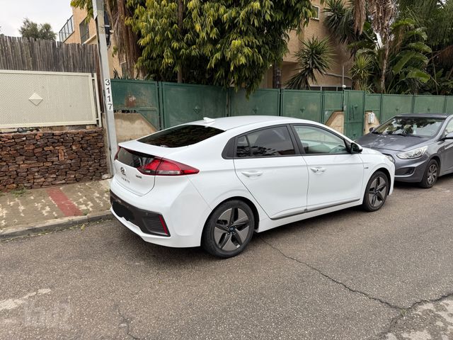יונדאי איוניק