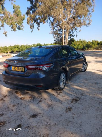 טויוטה קאמרי