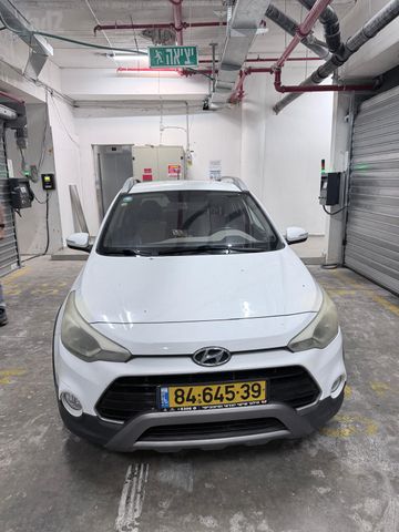 יונדאי I20 קרוס