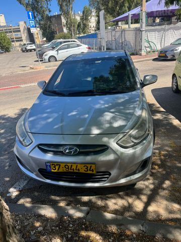 יונדאי אקסנט i25