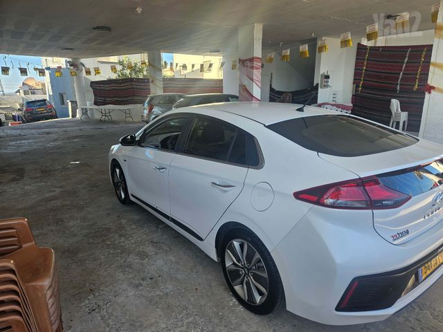 יונדאי איוניק