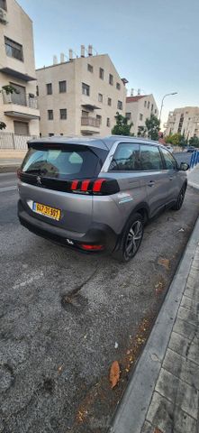 פיג'ו 5008