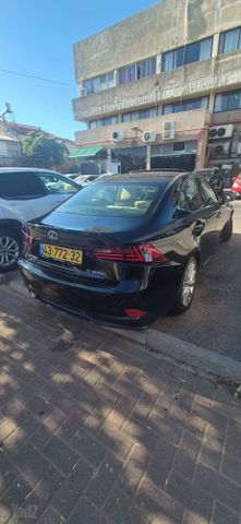 IS Premium 300h היברידי אוט׳ 2.5 (181 כ״ס) [2013-2021]