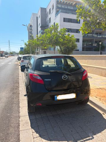 מודעת רכב מאזדה 2