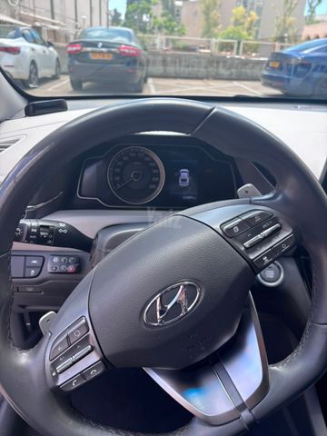 יונדאי איוניק