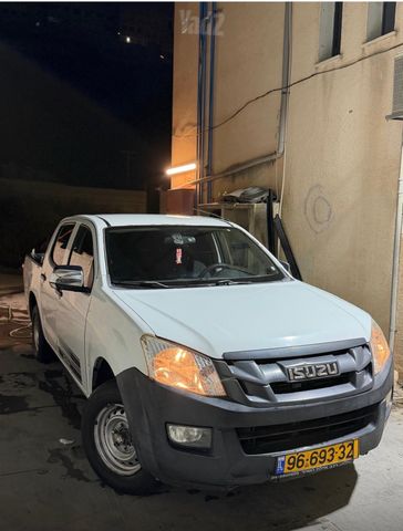די-מקס 4X2 S ידני דאבל קבינה 5 מק 4 דל 2.5 (163 כ״ס)