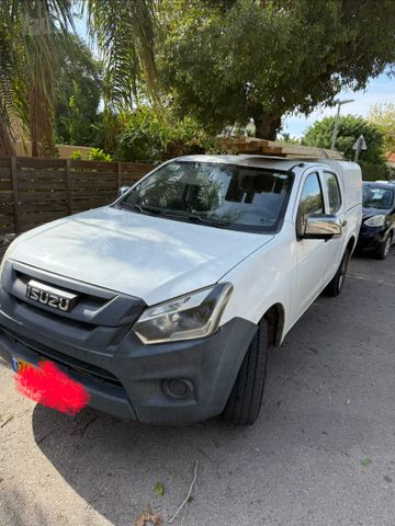 איסוזו די-מקס