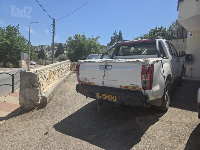 איסוזו די-מקס
