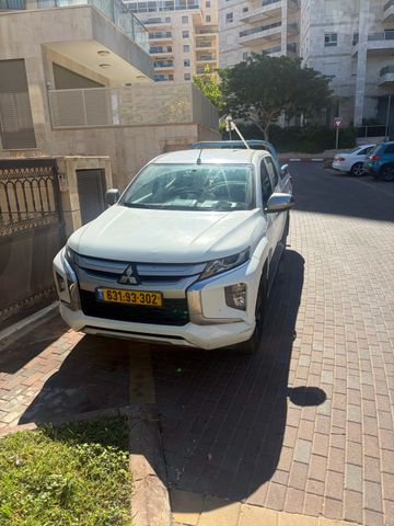 מיצובישי טרייטון / L200