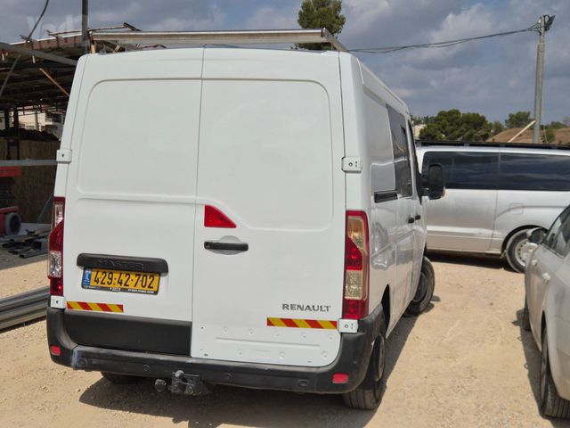 רנו מאסטר