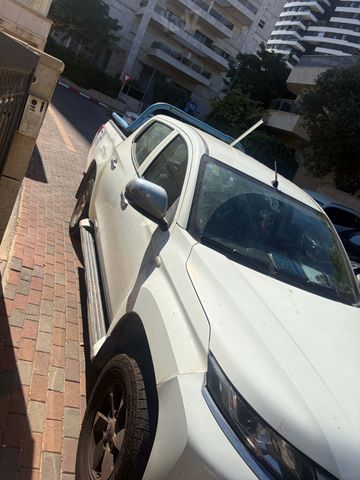 מודעת רכב מיצובישי טרייטון / L200