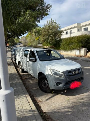 איסוזו די-מקס