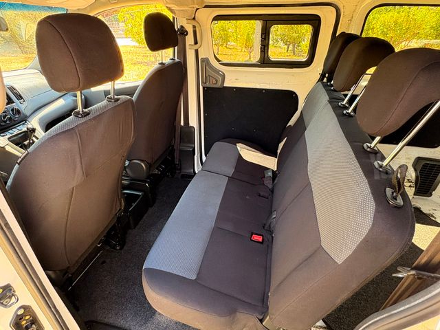 ניסאן NV200
