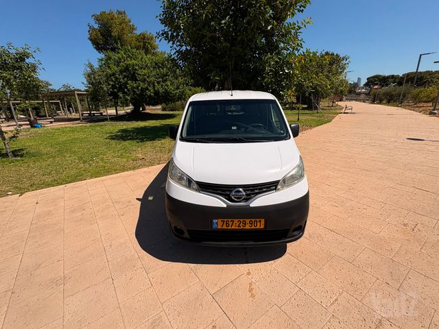 ניסאן NV200