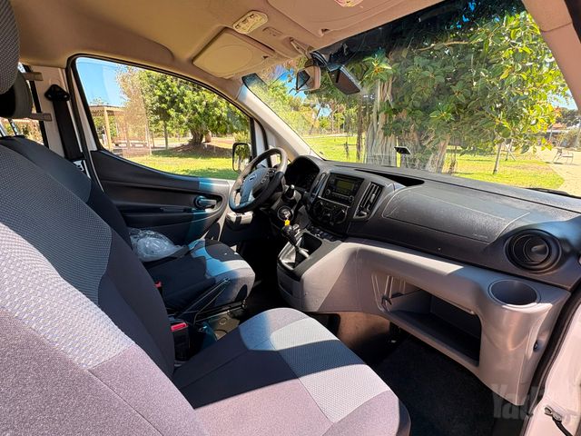 ניסאן NV200