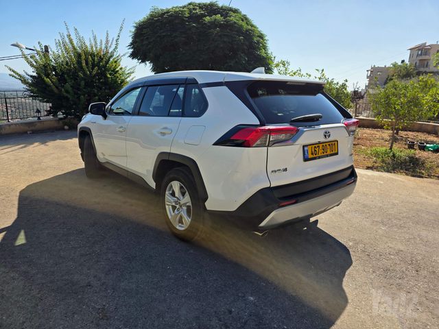 טויוטה RAV4